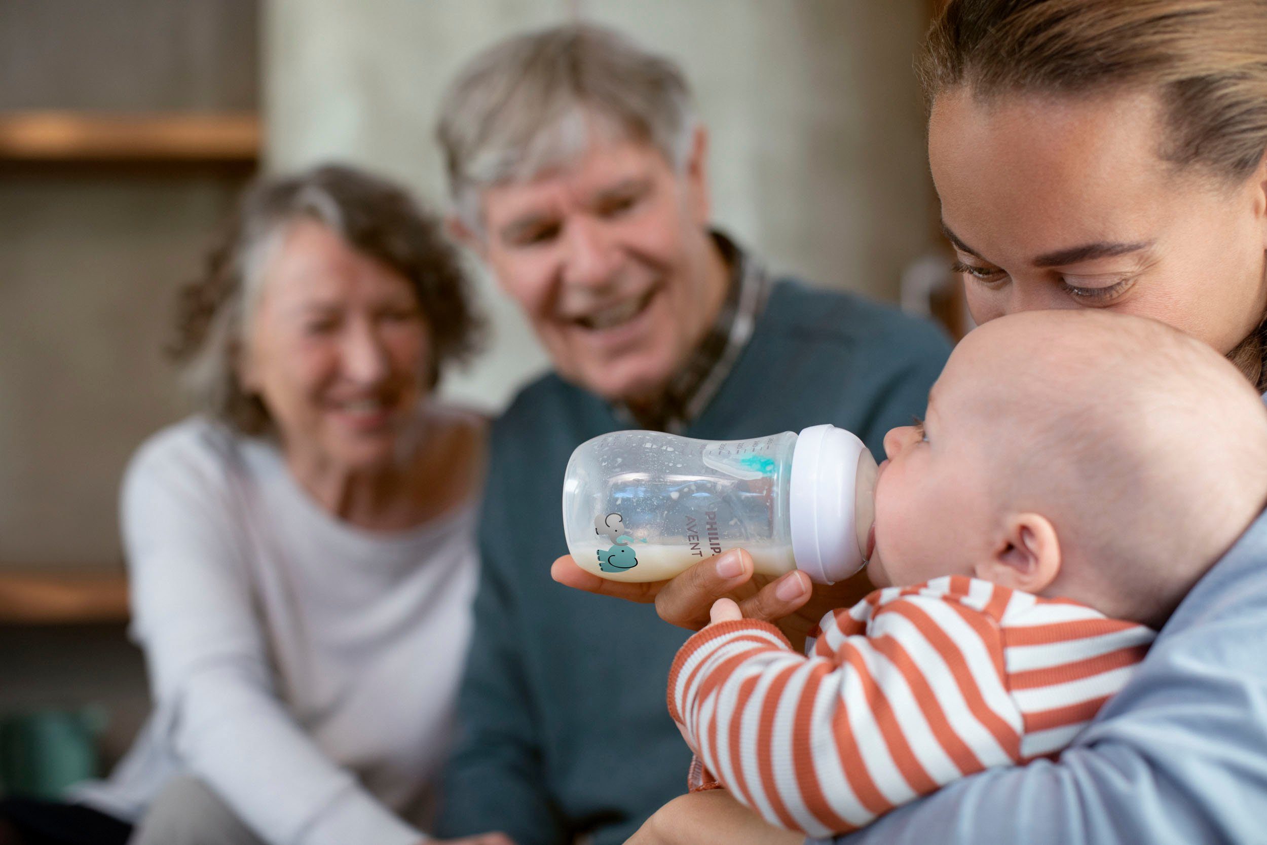 Philips AVENT Babyflasche Natural Response SCY673/81, mit dem AirFree Ventil, 260ml, ab dem 1. Monat
