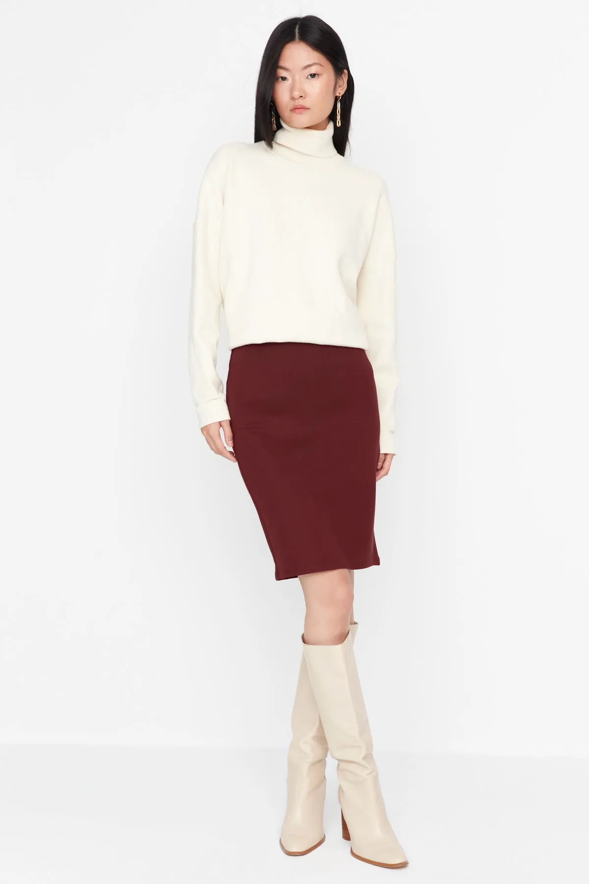 Trendyol Collection  Weinroter, figurbetonter, eleganter Bleistiftrock aus Strick mit Schlitz und hoher Taille TWOSS20ET0145