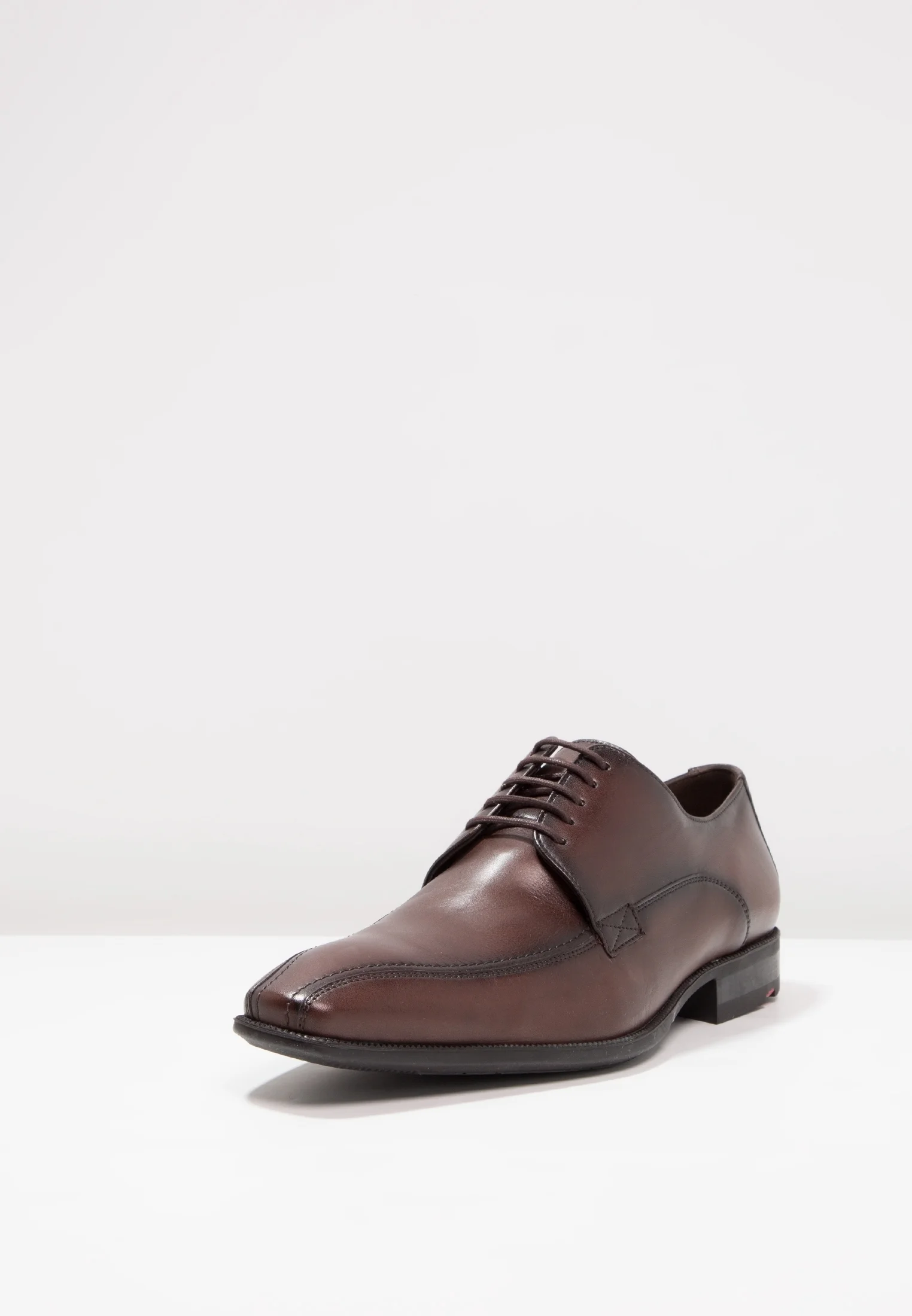 Zapatos elegantes con cordones Lloyd