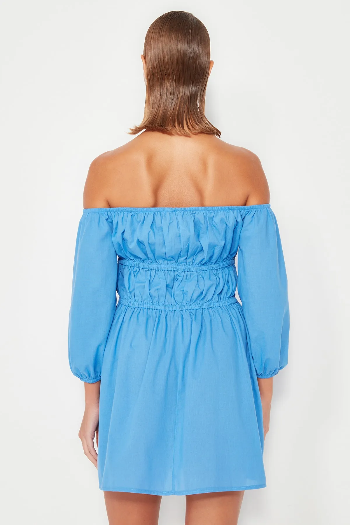 Trendyol Collection  Blaues, gerafftes Mini-Strandkleid aus 100 % Baumwolle TBESS23EL00113