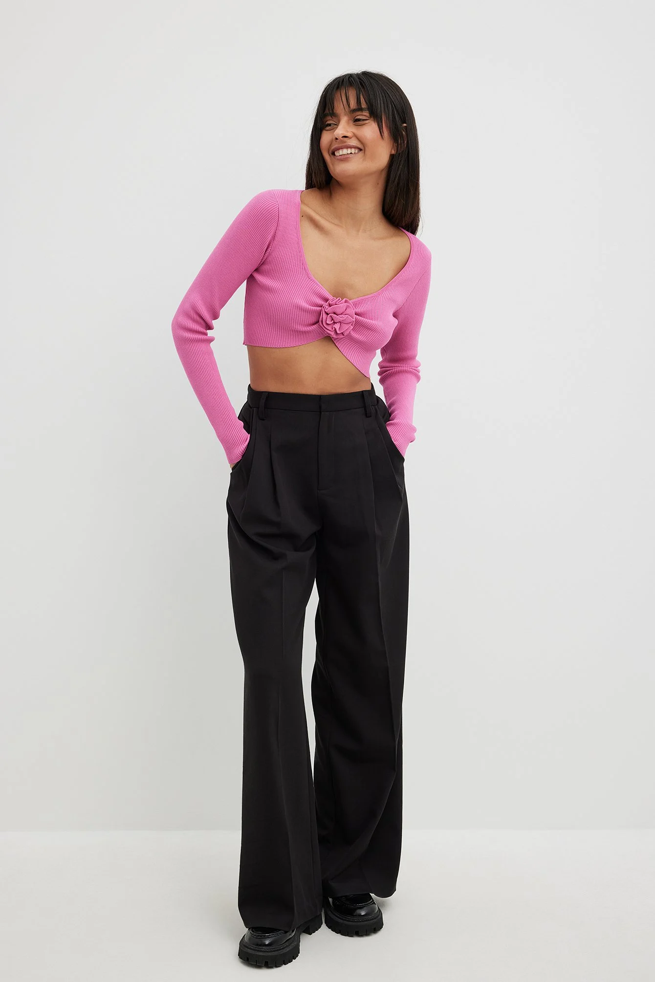 Cropped Feinstrickpullover mit Blumendetails