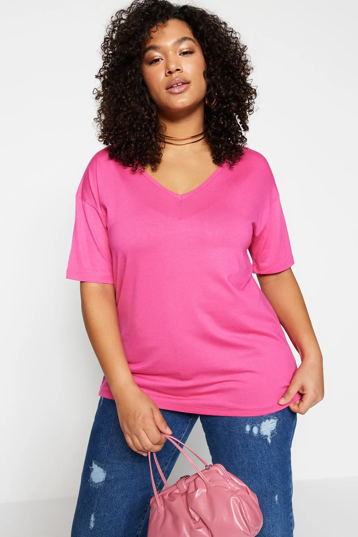 Trendyol Curve  Gestricktes T-Shirt mit rosa Kragen und detailliertem Kragen TBSSS22TS0877