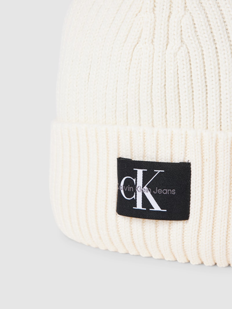 Beanie mit Label-Patch Modell 'MONOGRAM' in weiss
