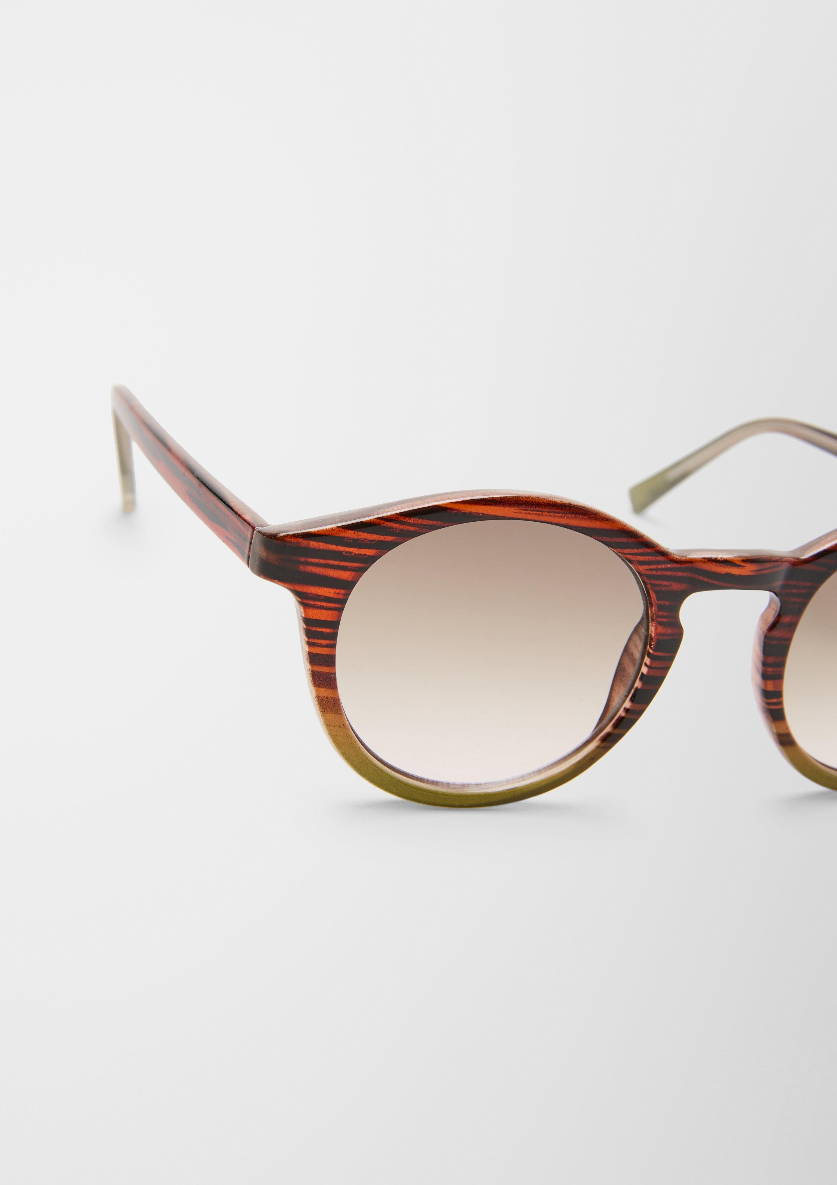 Sonnenbrille mit breiter Fassung  6008465-750