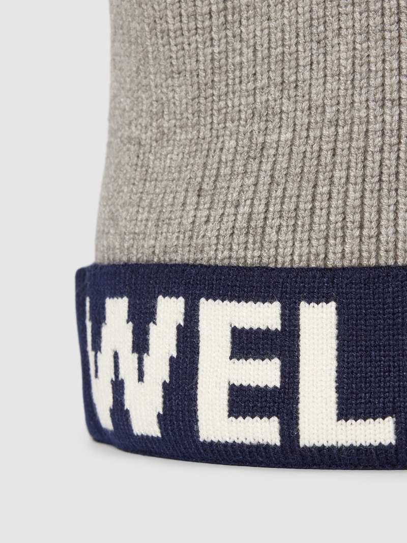 Beanie mit Label-Stitching in marineblau