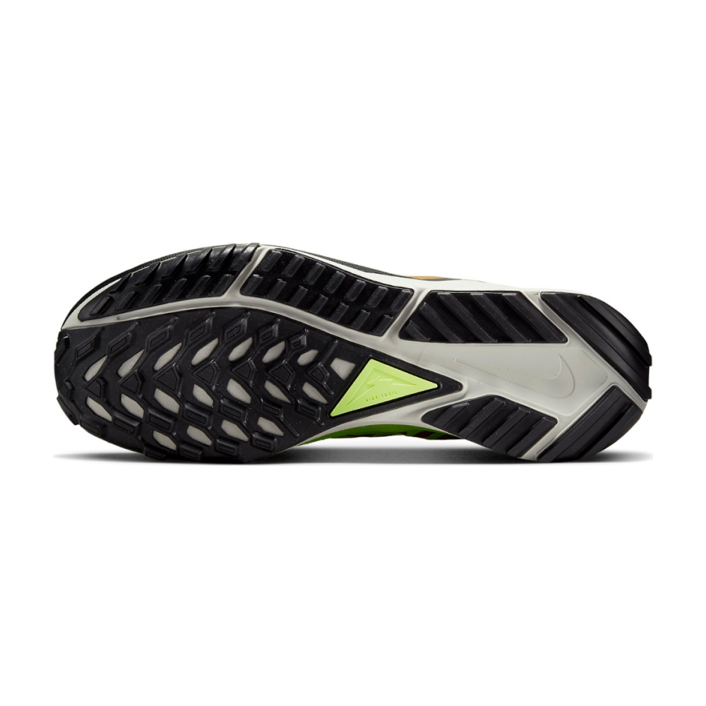 Nike React Pegasus Trail 4 dx8960-700 / braun