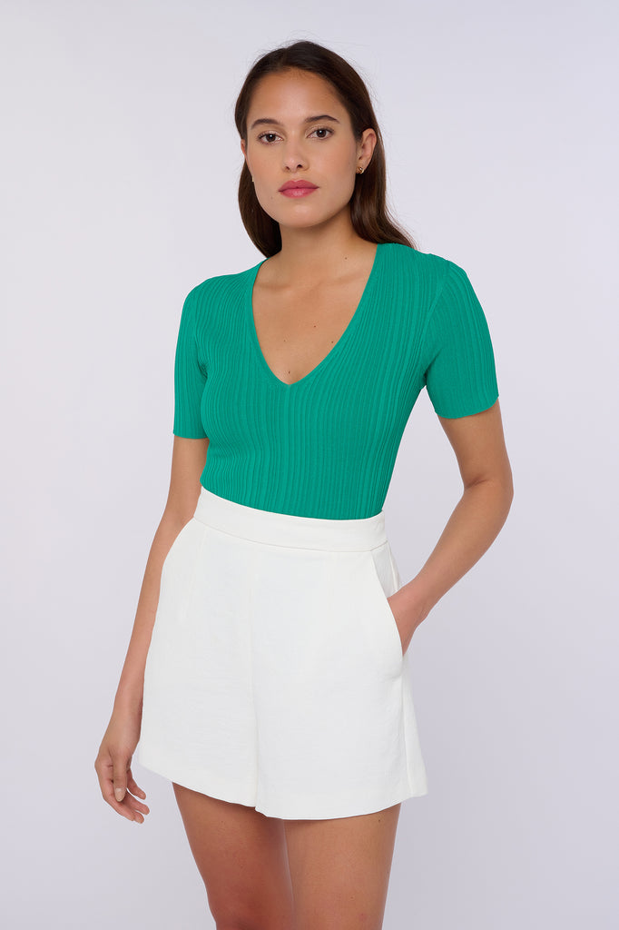 Top Bianca col V