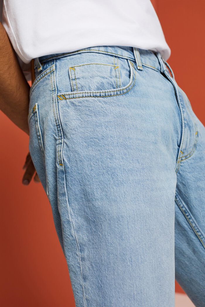 Jeans in bequemer, schmaler Passform