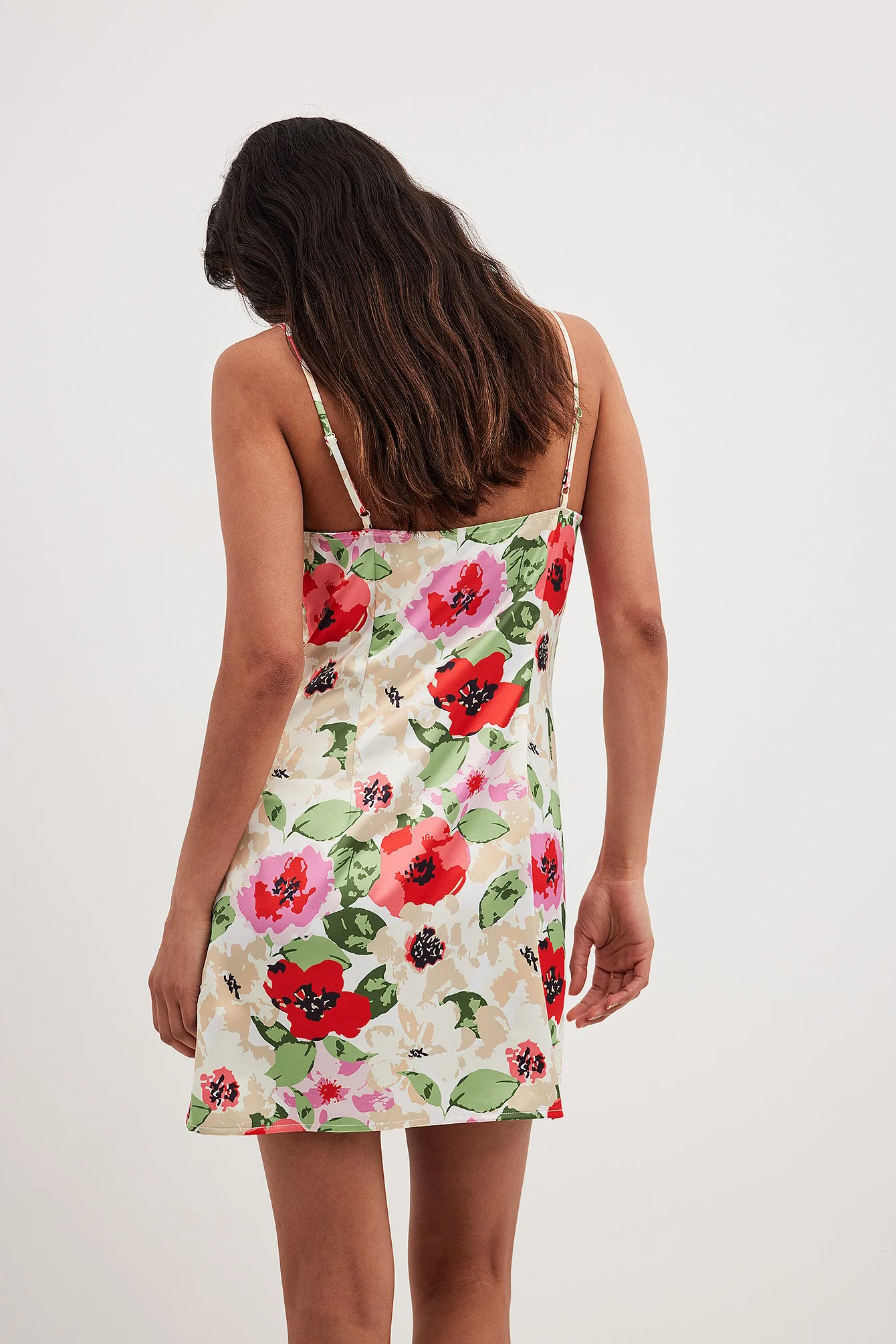 Minikleid mit schmalen Trägern