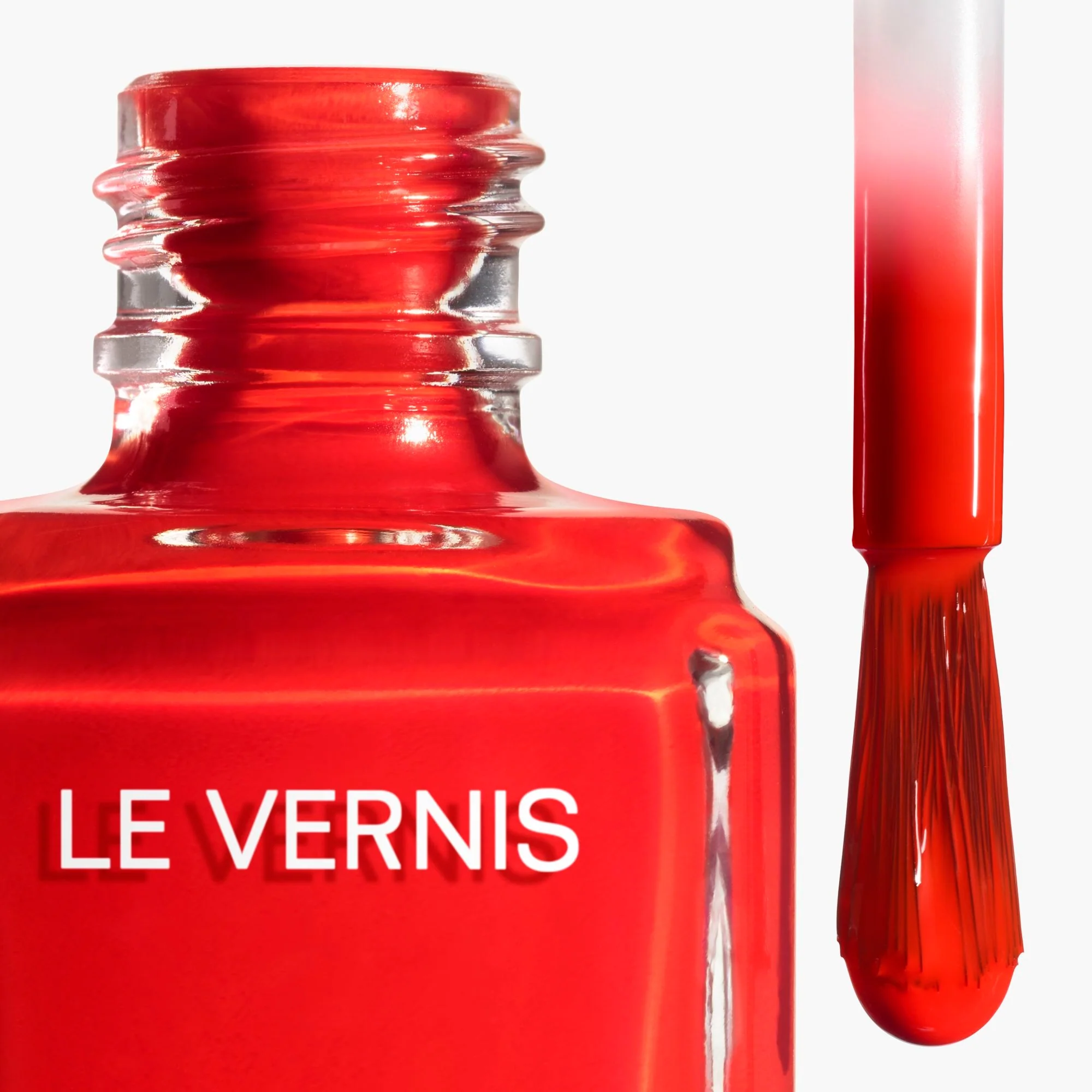 LE VERNIS - COLOR Y BRILLO DURADEROS