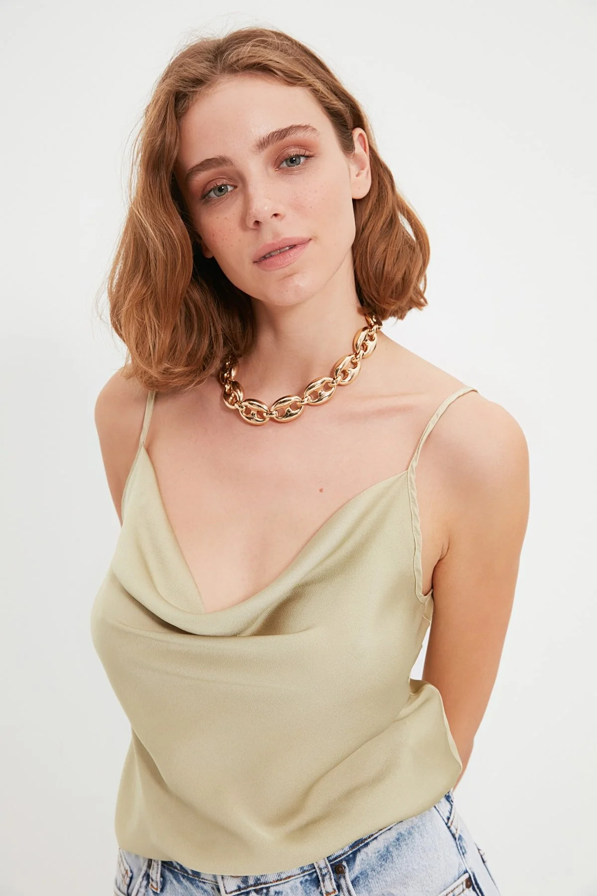 Trendyol Collection  Mintfarbene Satin-Webbluse mit Trägerausschnitt TWOSS19BB0161
