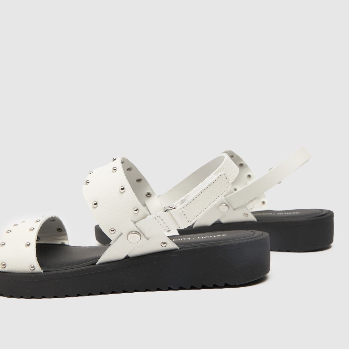Schuh fehér teach bőr lányos ifjúsági szandál