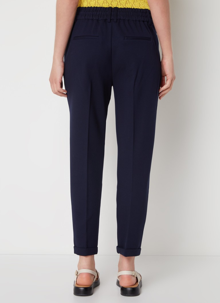 Pantaloni scurți Benetton cu talie înaltă, croială mulată și șnur în talie.