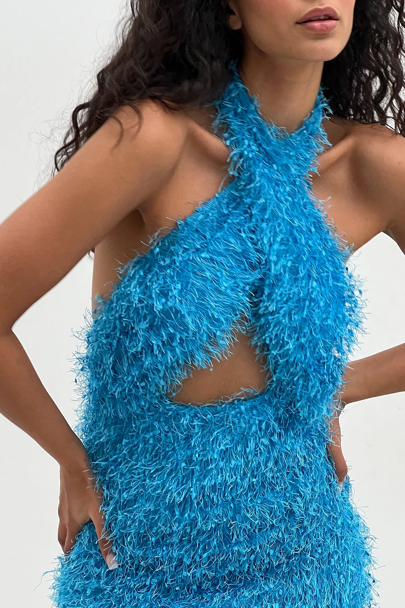 Fransenkleid mit Twistdetail am Ausschnitt