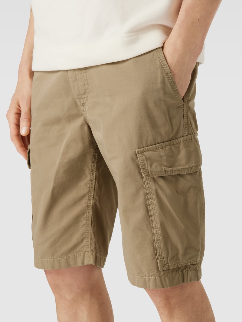 Shorts mit Cargotaschen in beige