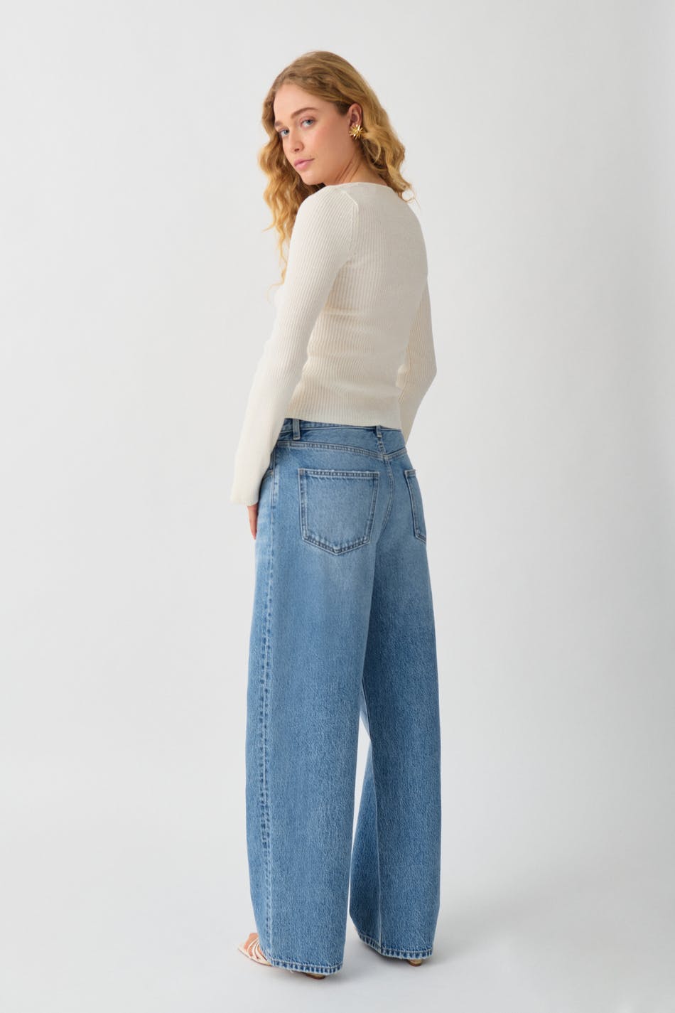 Wide sleeve knit top