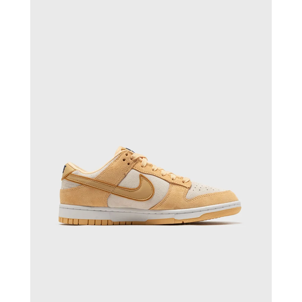 Nike WMNS Dunk LX Low Gold Suede DV7411-200 / gelb
