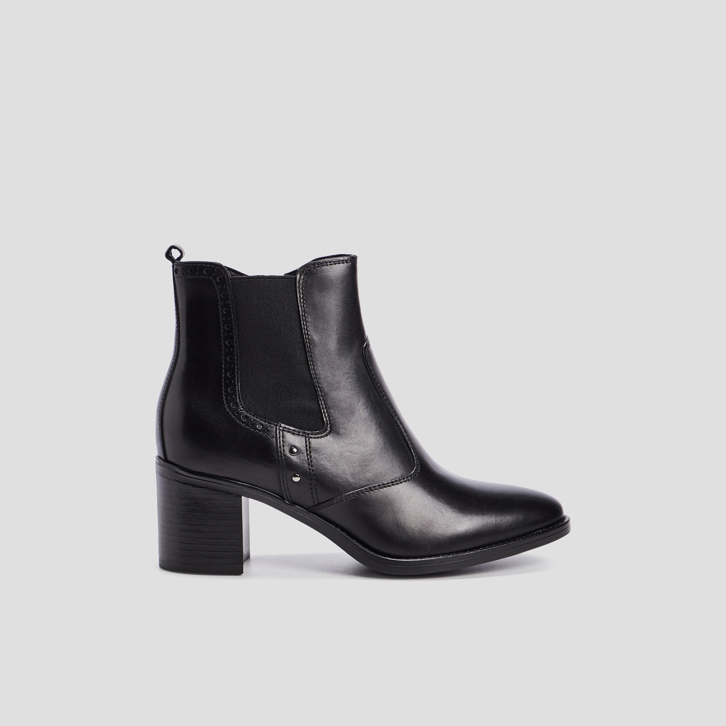 Bottines cuir chelsea perforées noir femme | La Halle