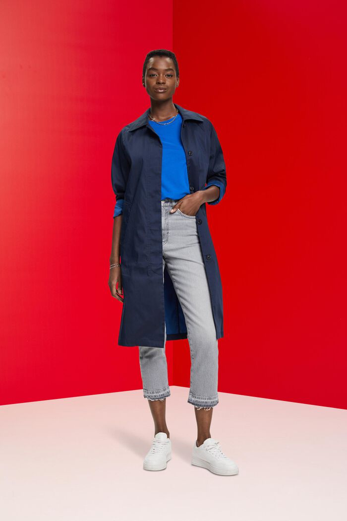 Jeans mit hohem Bund und offenem Saum