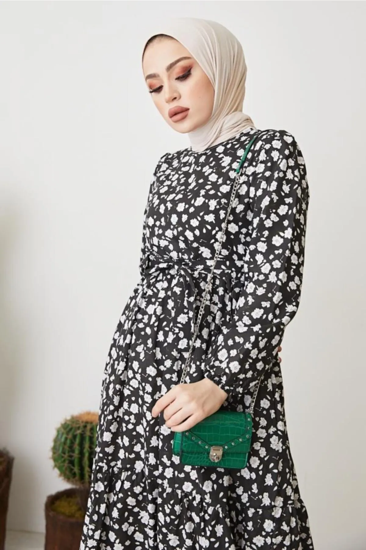 benguen  400 Kleid mit Gänseblümchenmuster