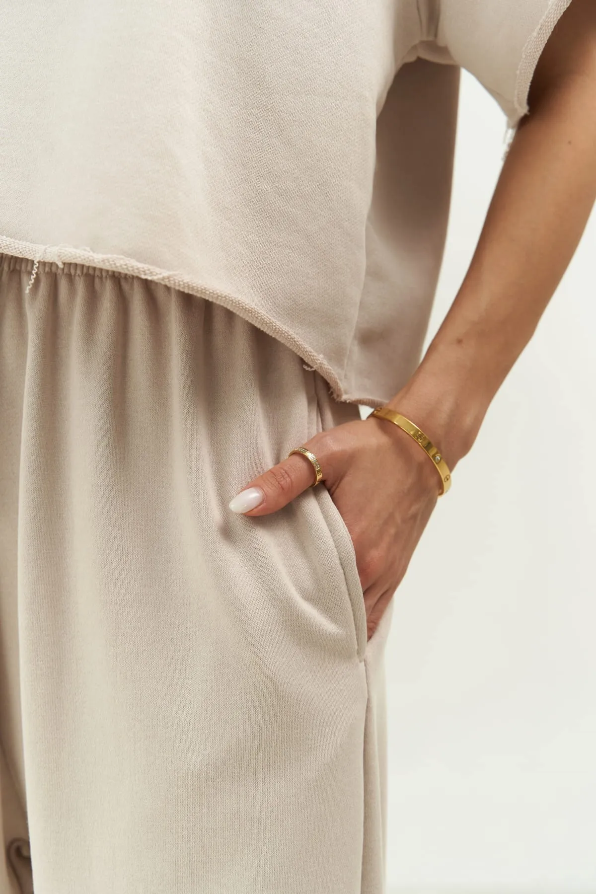 MAİ COLLECTİON  Vero Beige Crop-Trainingsanzug-Set