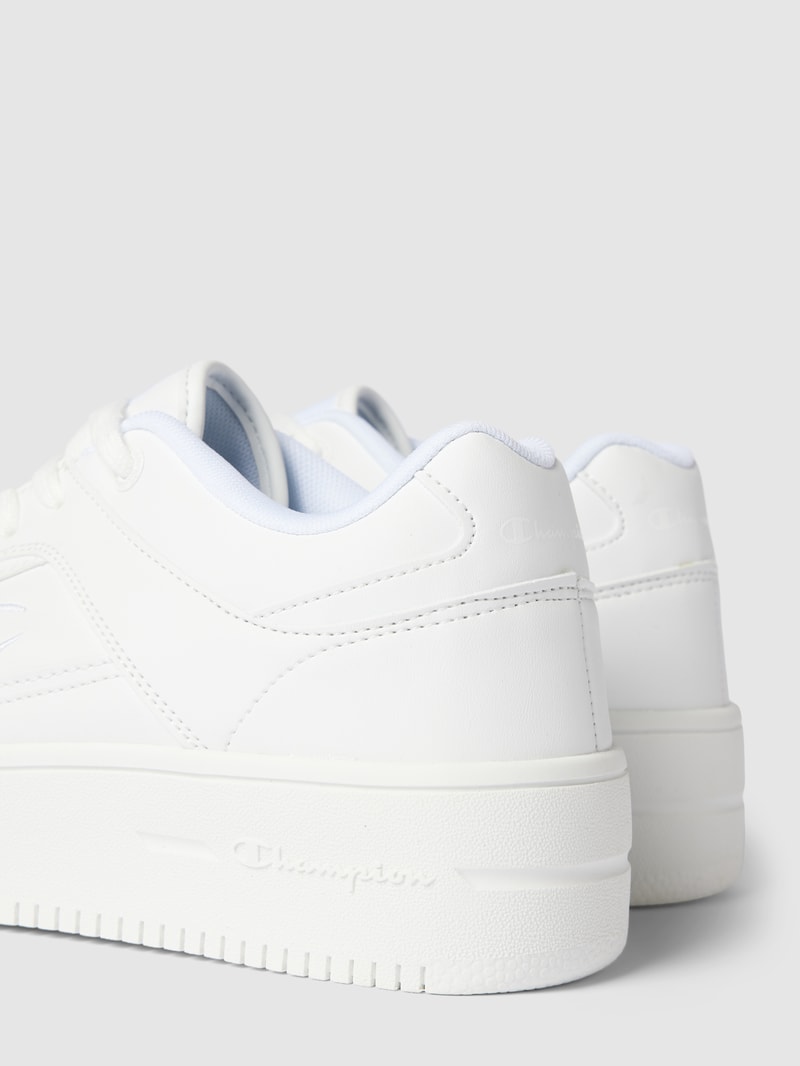Plateau-Sneaker mit Label-Stitching Modell 'FOUL PLAY' in weiß