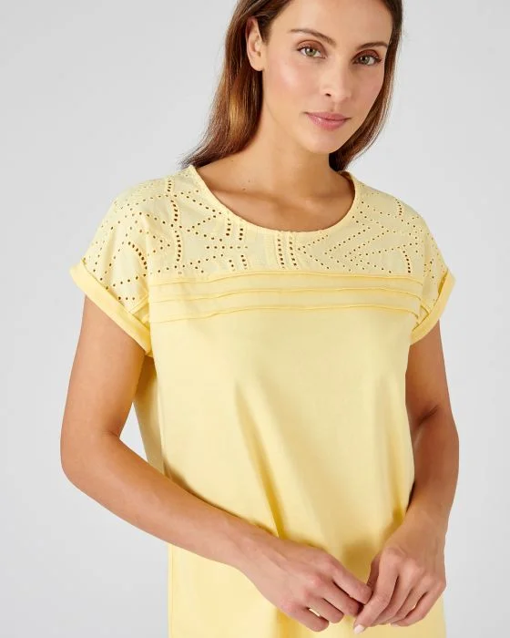 Tee-shirt détails broderie anglaise