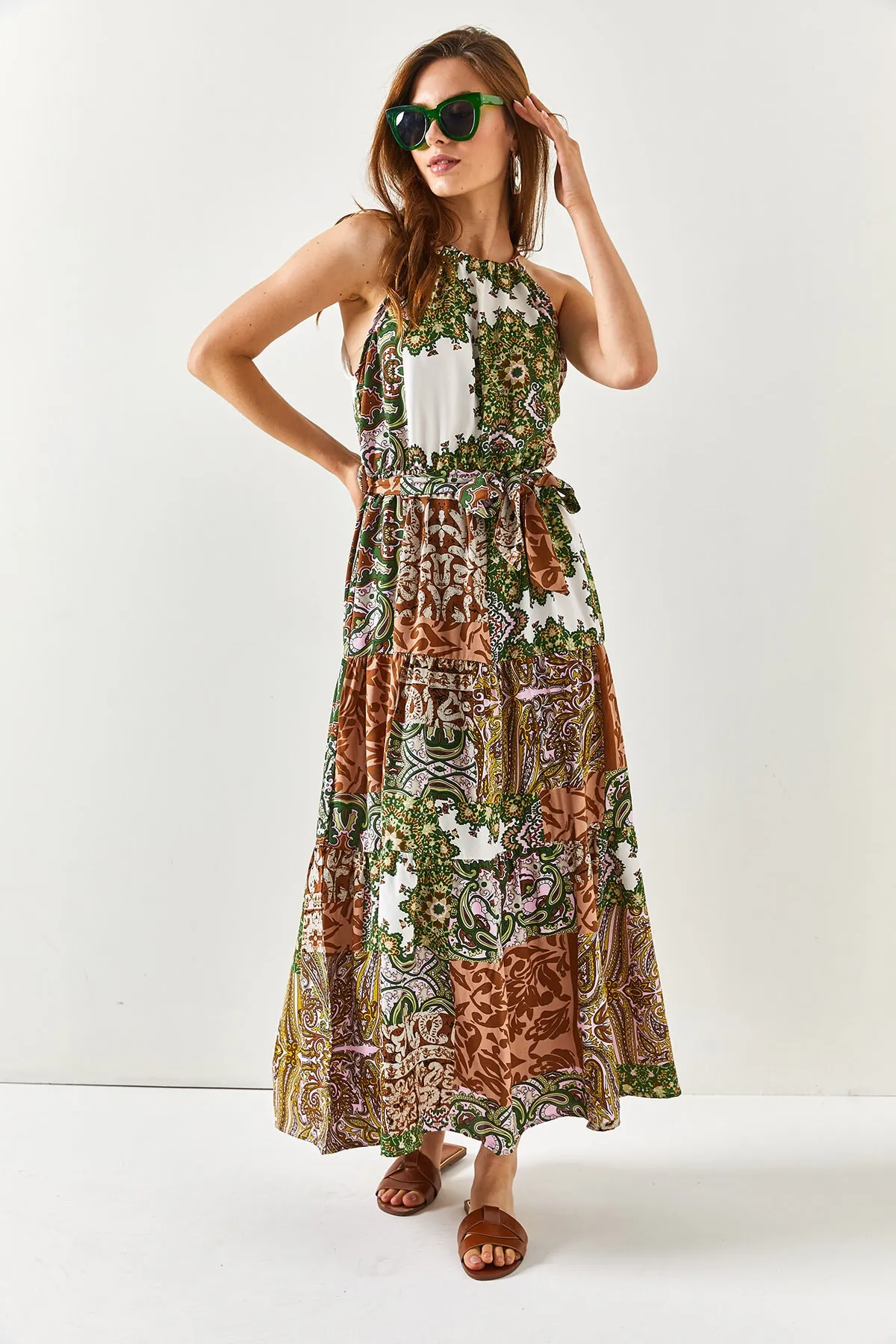 Olalook  Gewebtes Viscon-Kleid mit grünem Neckholder-Kragen und Gürtel für Damen ELB-19001548