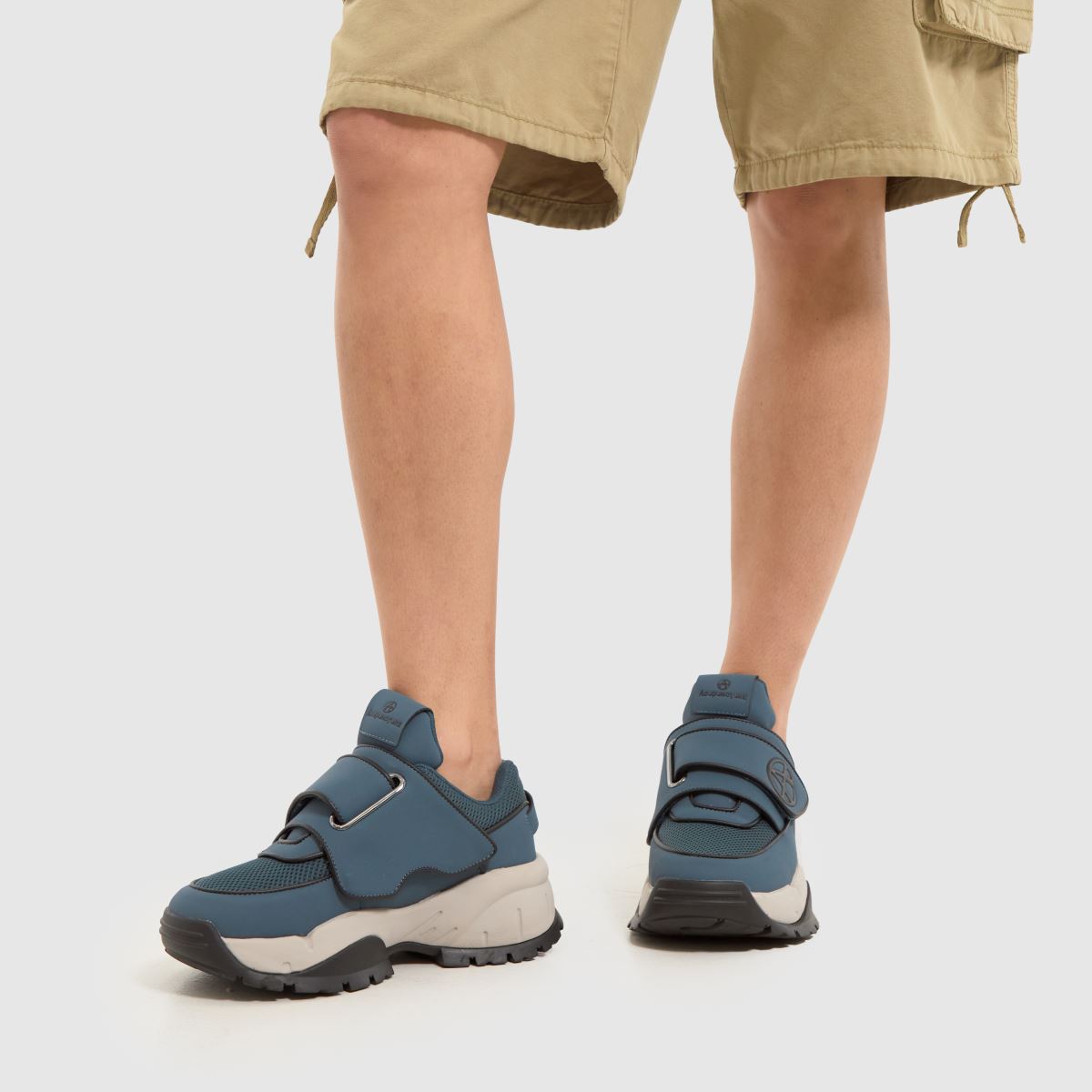 AKUPUNKTUR – Marinblå beefer-sneakers