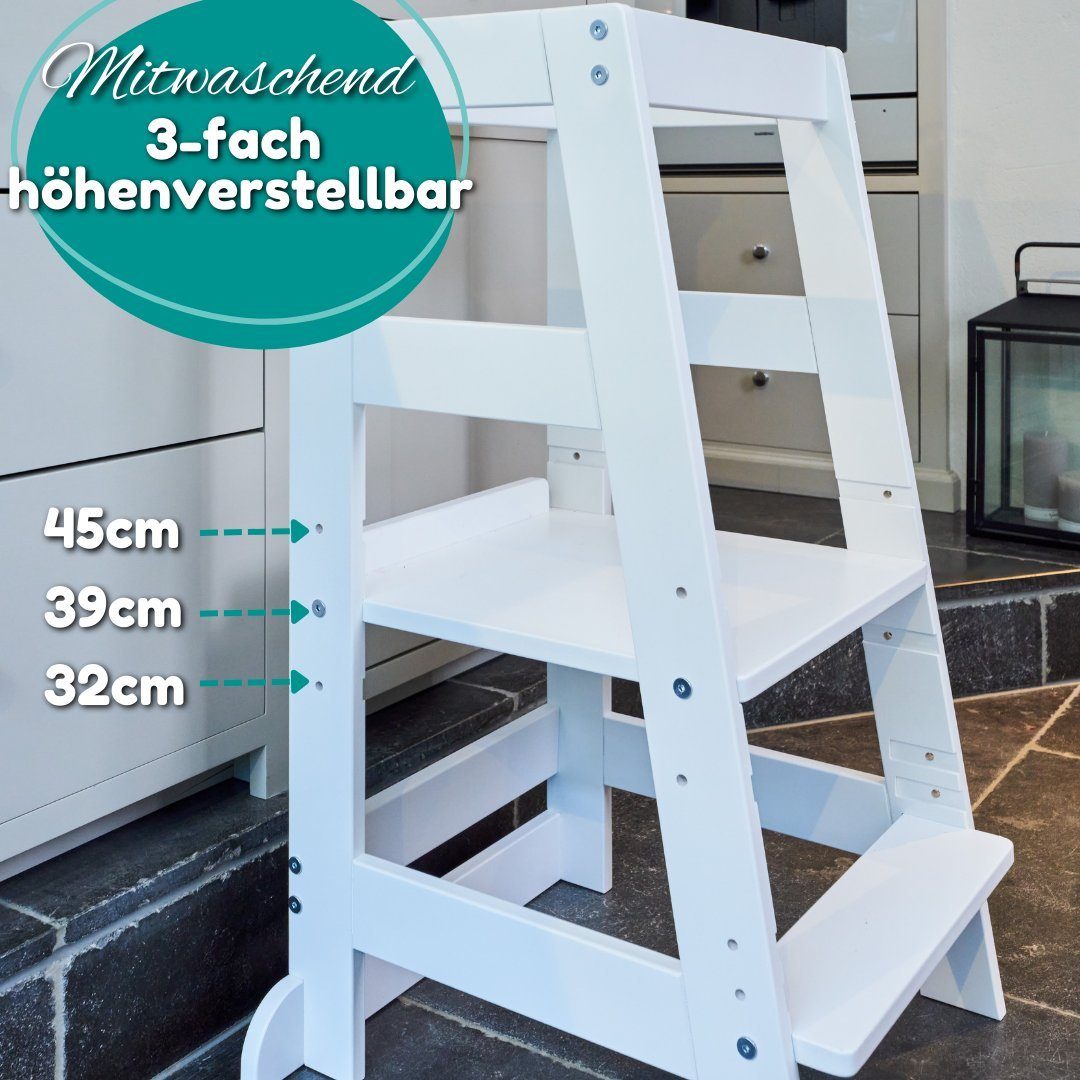 Alavya Home® Stehhilfe NEO I Bestseller mit Bewertung, Lernturm Montessori Küchenhelfer Ständer, Verstellbare Kleinkind Stufen mit Sicherheitsschiene, Mehr Sicherheit bei Kindererziehung, Buchenholz von hoher Qualität in weiß, PEFC-zertifiziert I Mad