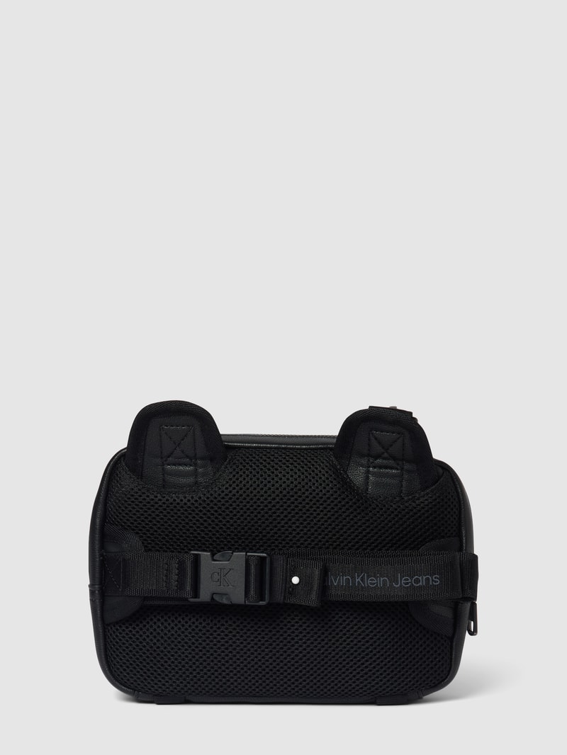 Bauchtasche mit Label-Print Modell 'EXPLORER' in schwarz