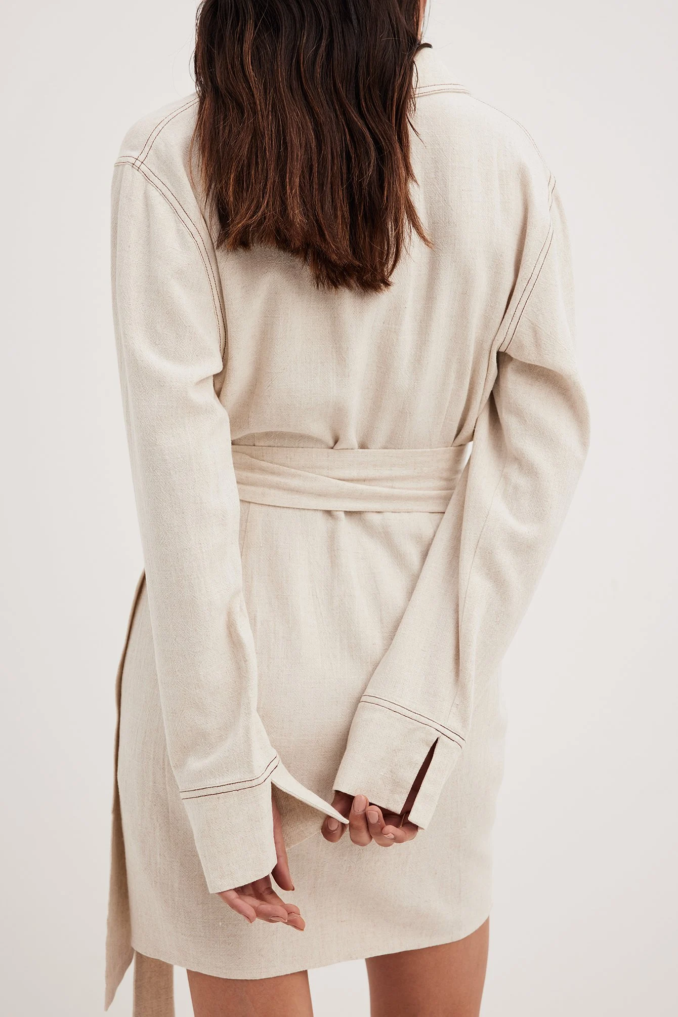 Kleid aus Leinenmix mit Kontrastnähten