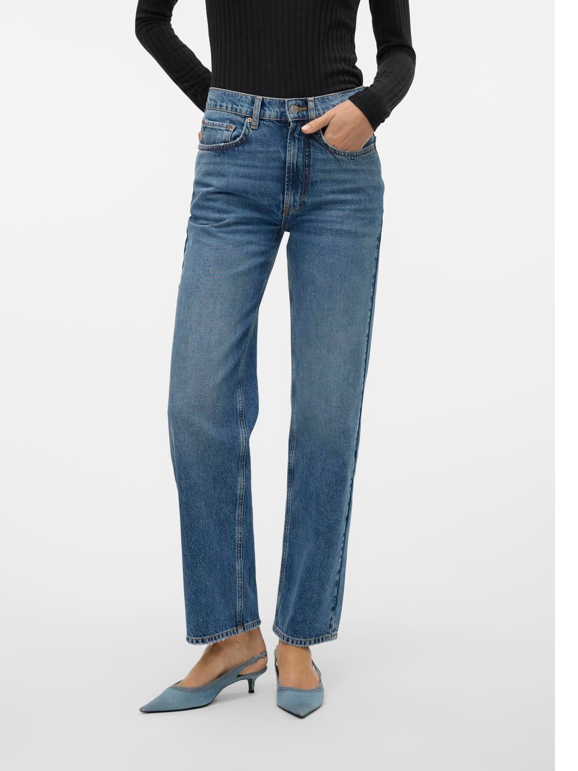 VMVALERIE Mid Rise Locker geschnitten Jeans