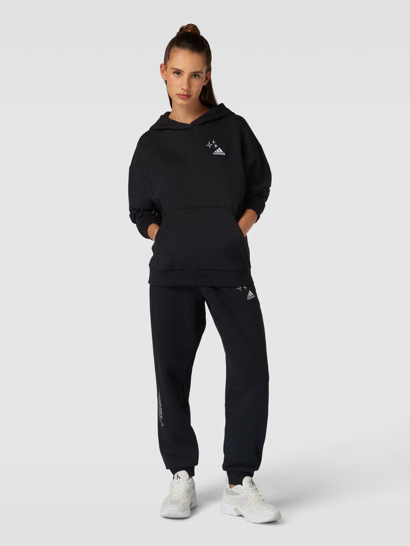 Hoodie mit Label-Stitching in schwarz