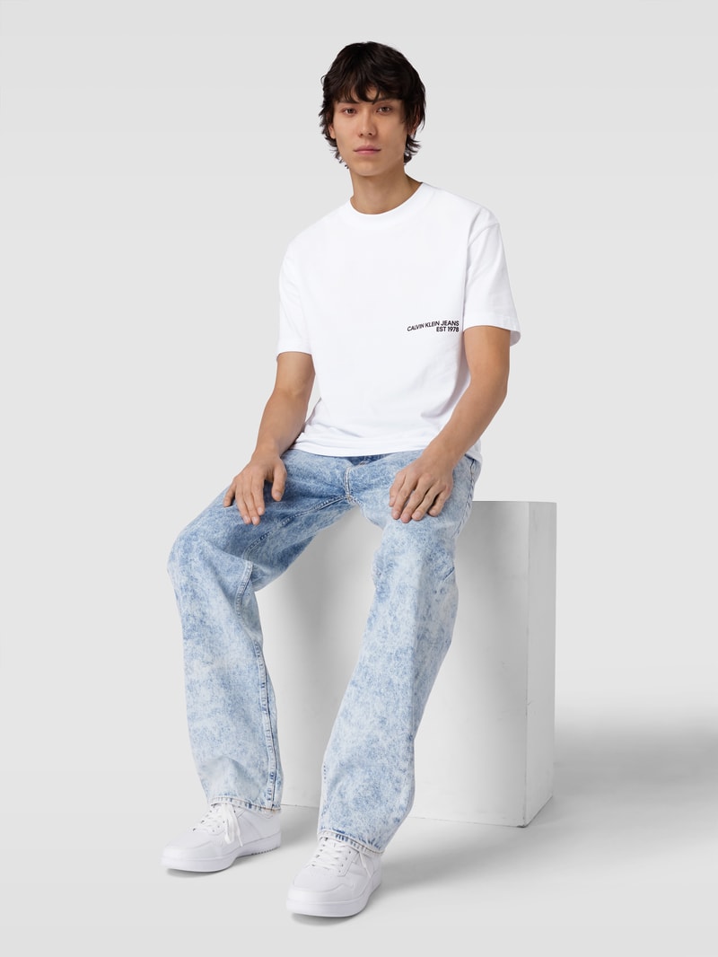 T-Shirt mit Label-Print Modell 'SPRAY' in weiss