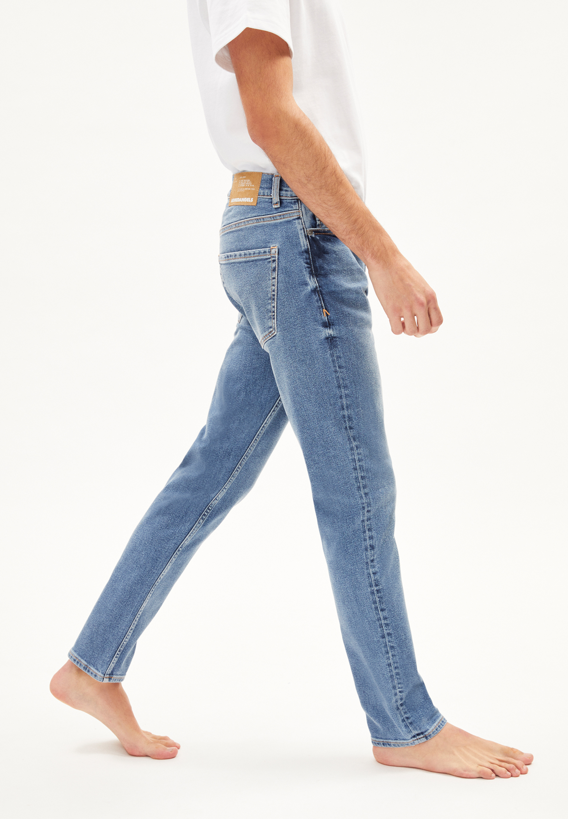 Straight Leg Mid Waist aus recyceltem Baumwoll Mix