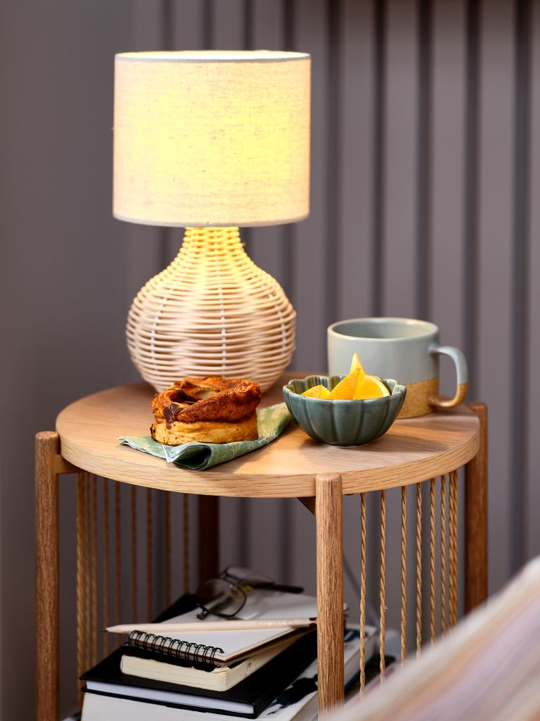 SNESLEV Stolik nocny SNESLEV 1 półka kolor dębowy