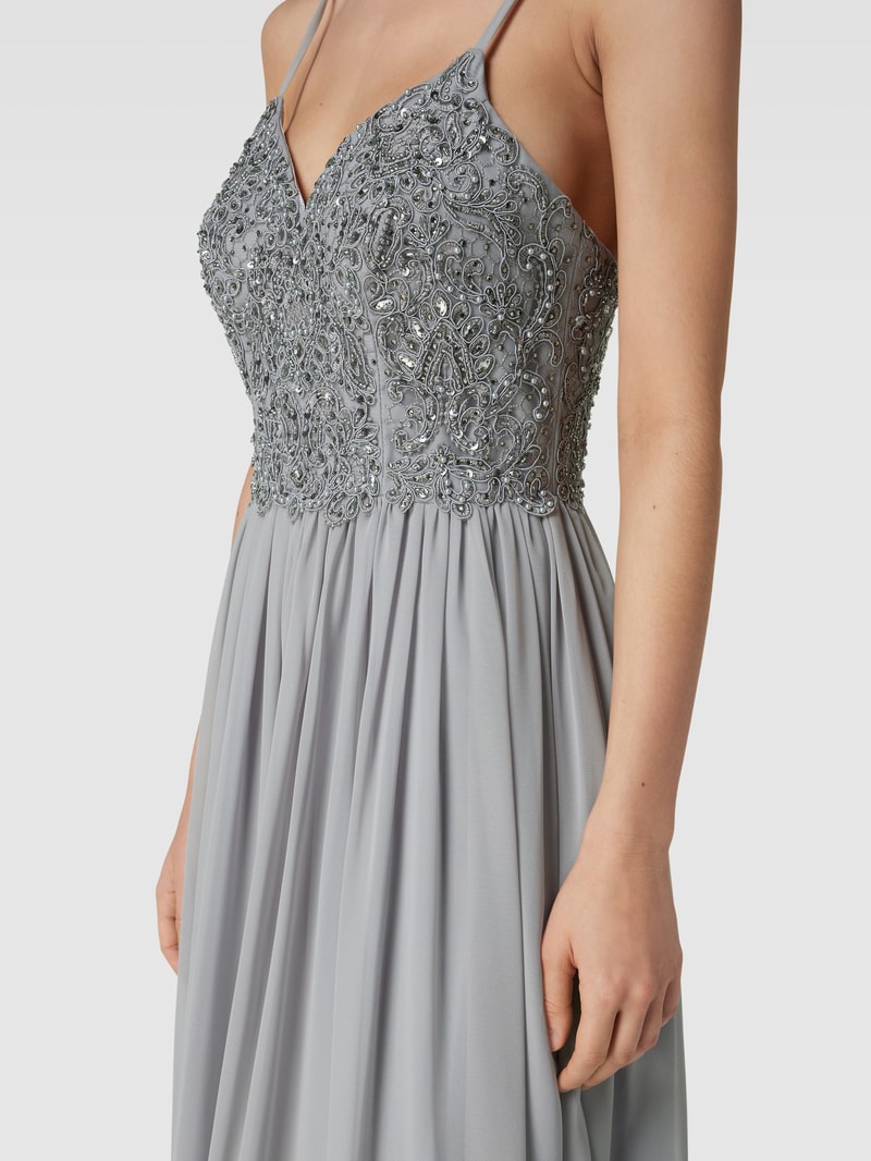 Abendkleid mit Ziersteinbesatz in mittelgrau