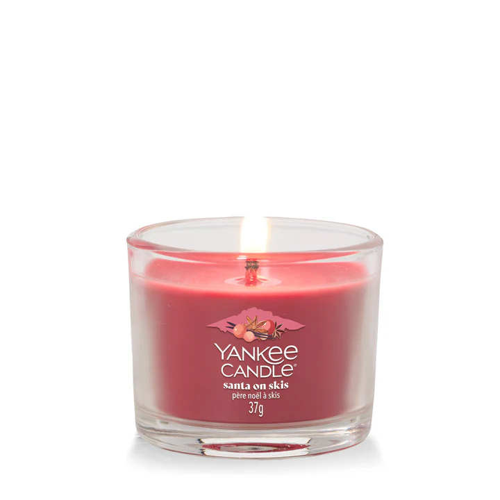 Velas votivas rellenas con diseño de Papá Noel esquiando - Vela perfumada