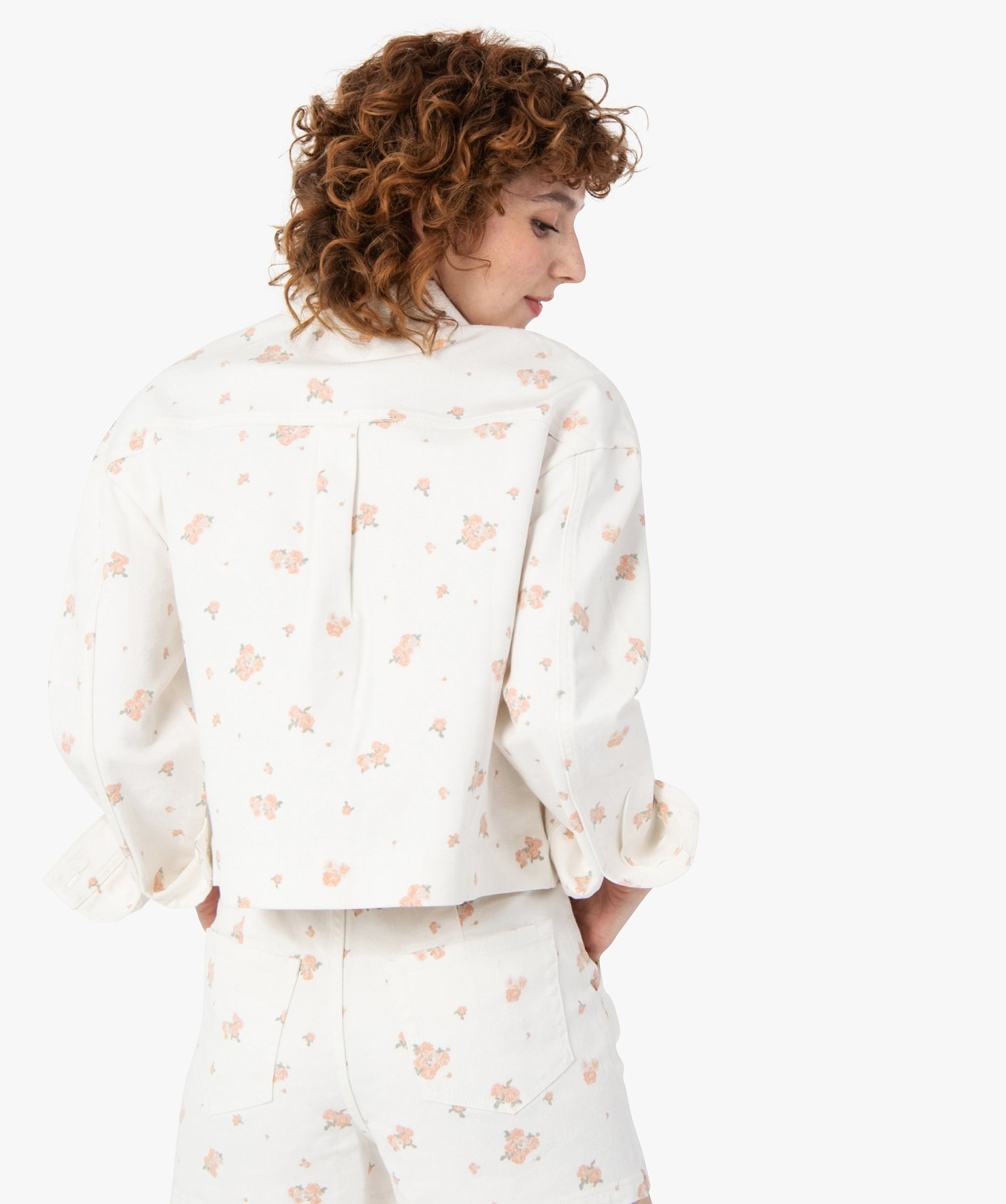 Veste femme en jean courte à motifs fleuris blanc | GEMO