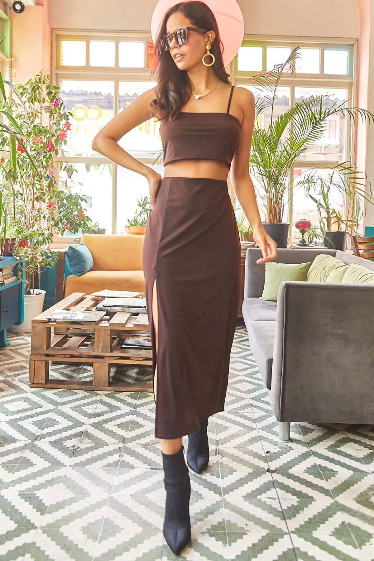 Olalook  Bitterbrauner Riemchen-Bustier-Schlitzrock für Damen in Sandy-Anzug TKM-19000183