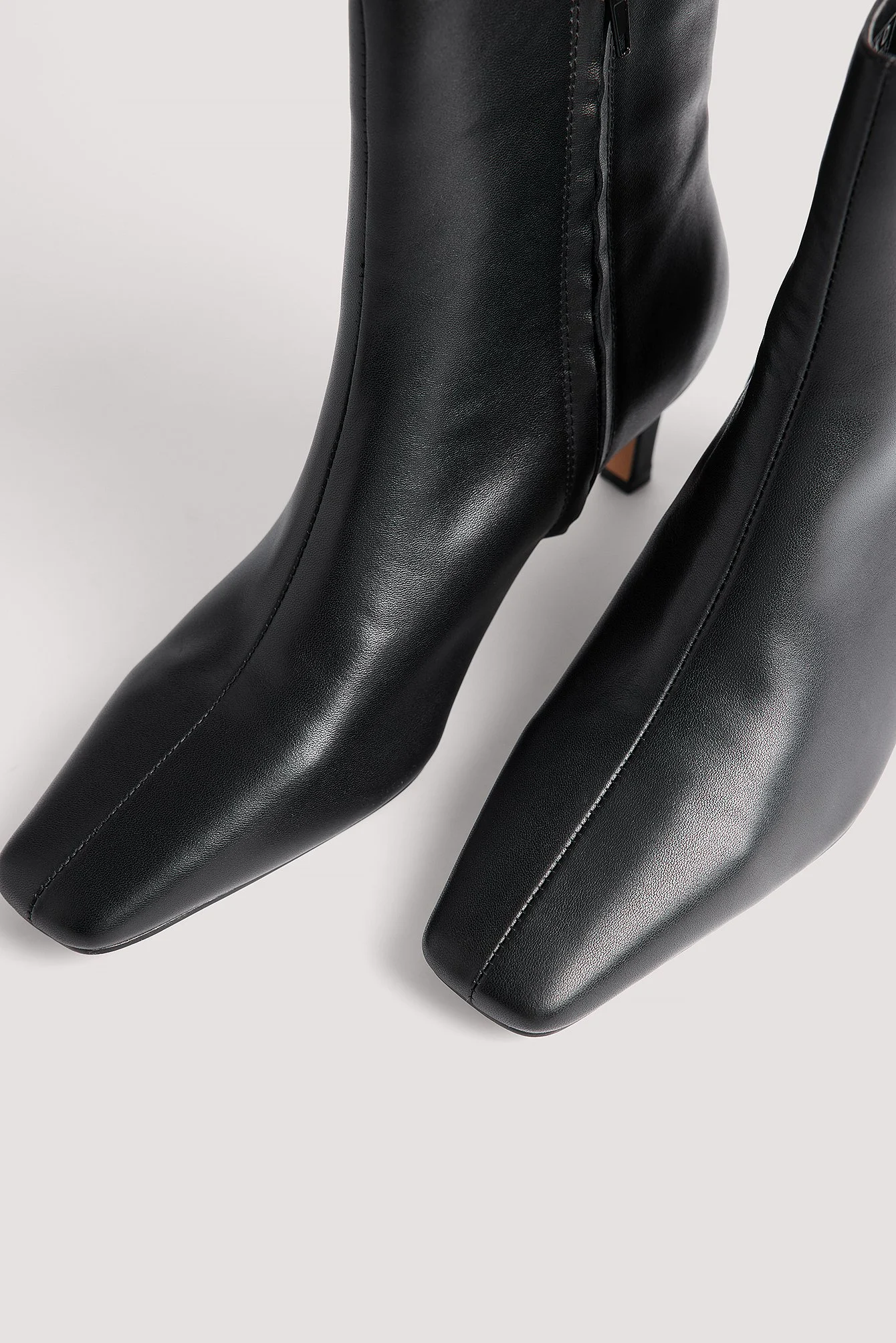 Stiletto-Lederstiefeletten