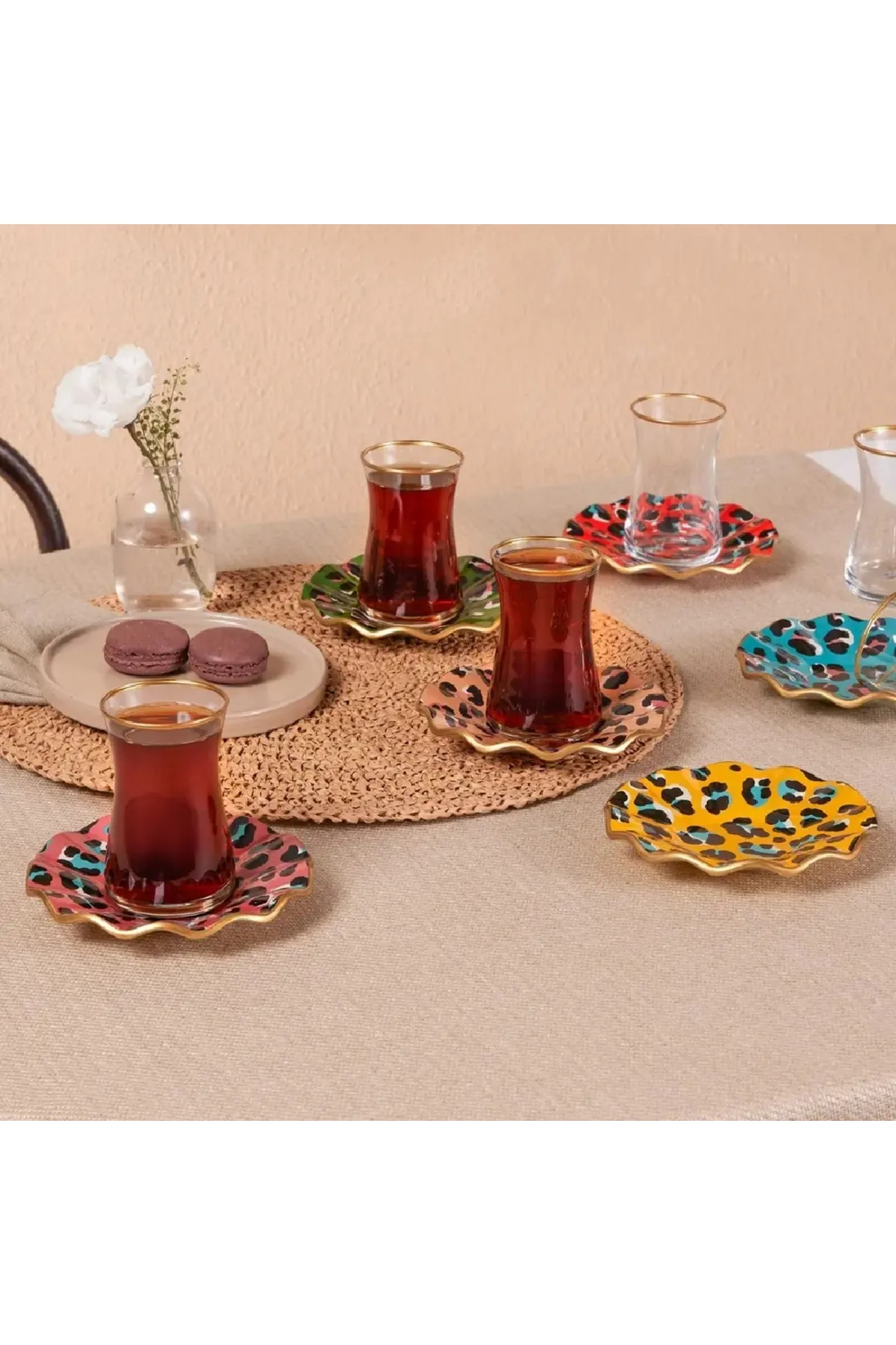 Karaca  Leona 12-teiliges Teeservice für 6 Personen - Elegantes Porzellanservice