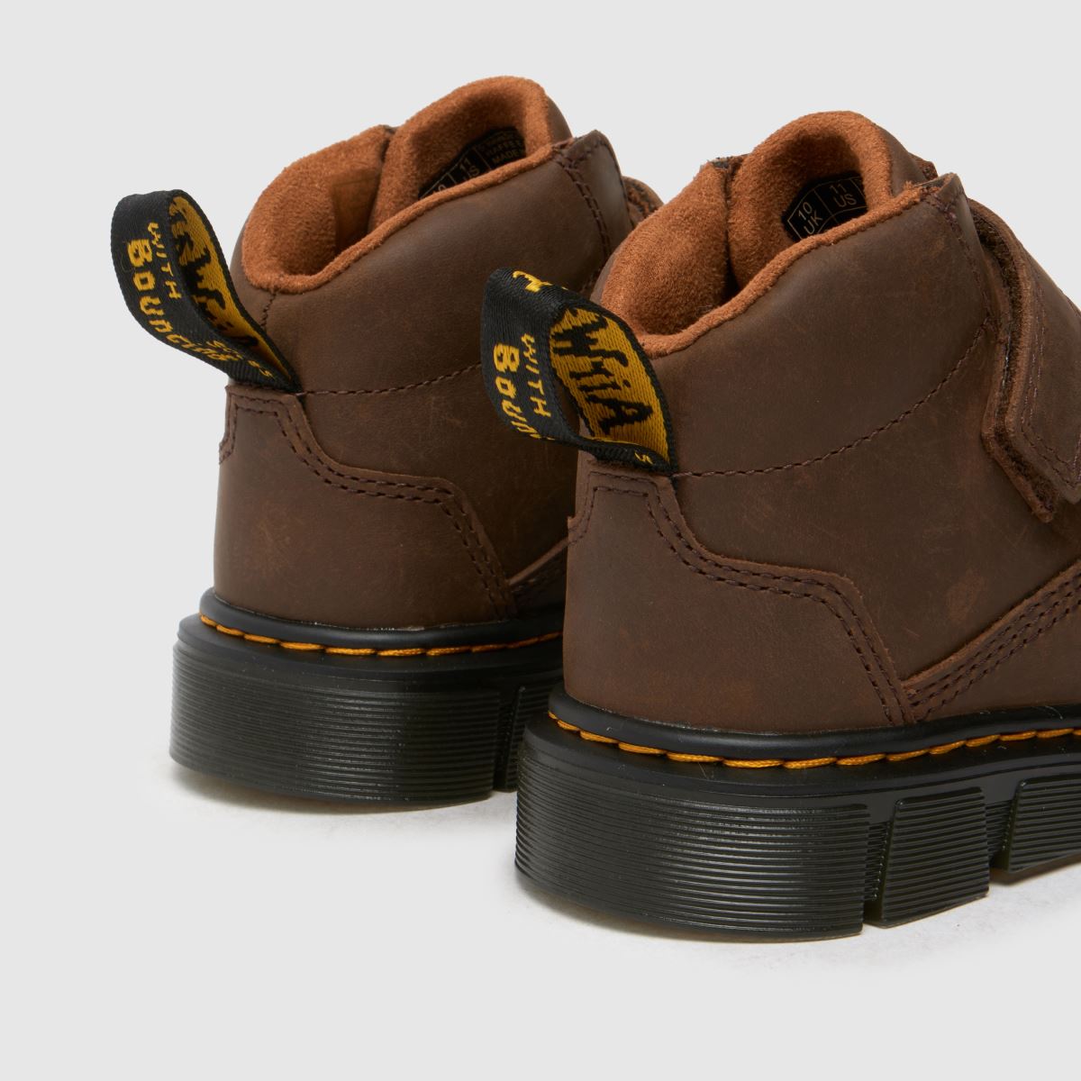 Dr. Martens sötétbarna raffe eo fiú junior csizma