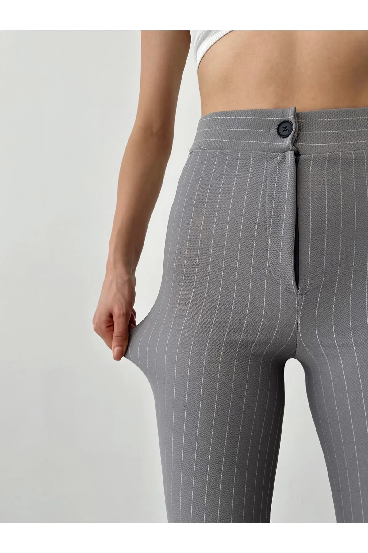 BEJNA  Grau gestreifte, glatte Schlaghose mit hoher Taille für Damen