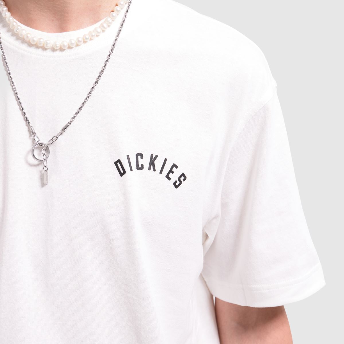 DICKIES – Vit t-shirt med pantermotiv
