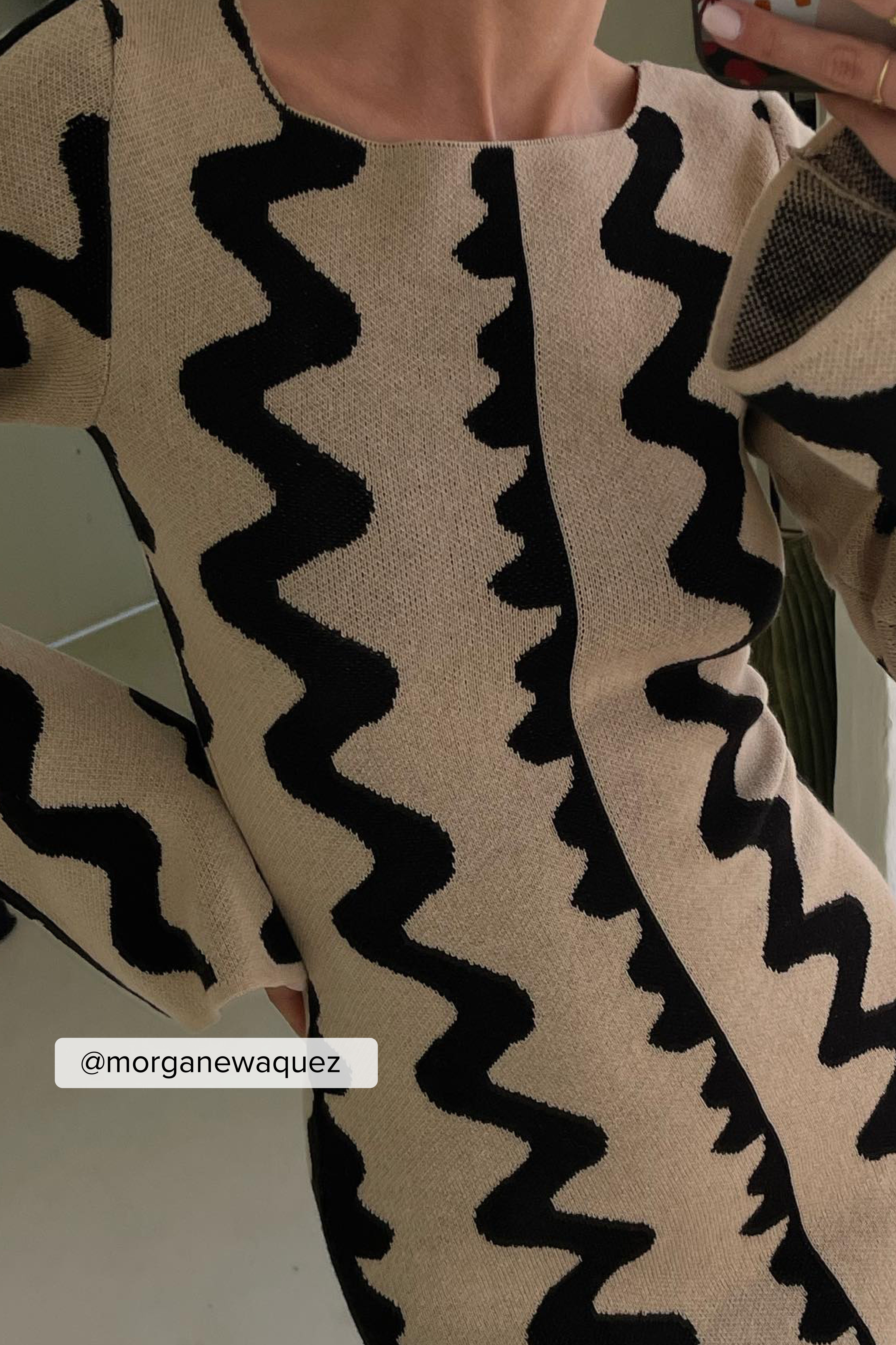 Maxi-Strickkleid mit weiten Ärmeln