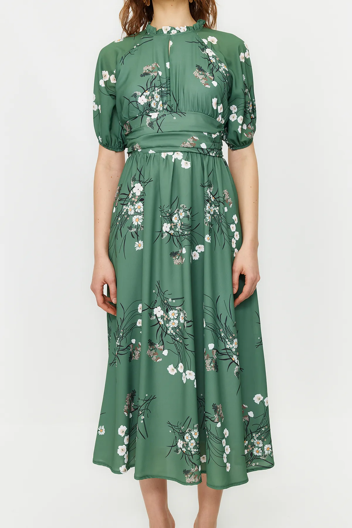 Trendyol Modest  Grünes langes Blumenkleid mit Ballonärmeln TCTSS24EB00008
