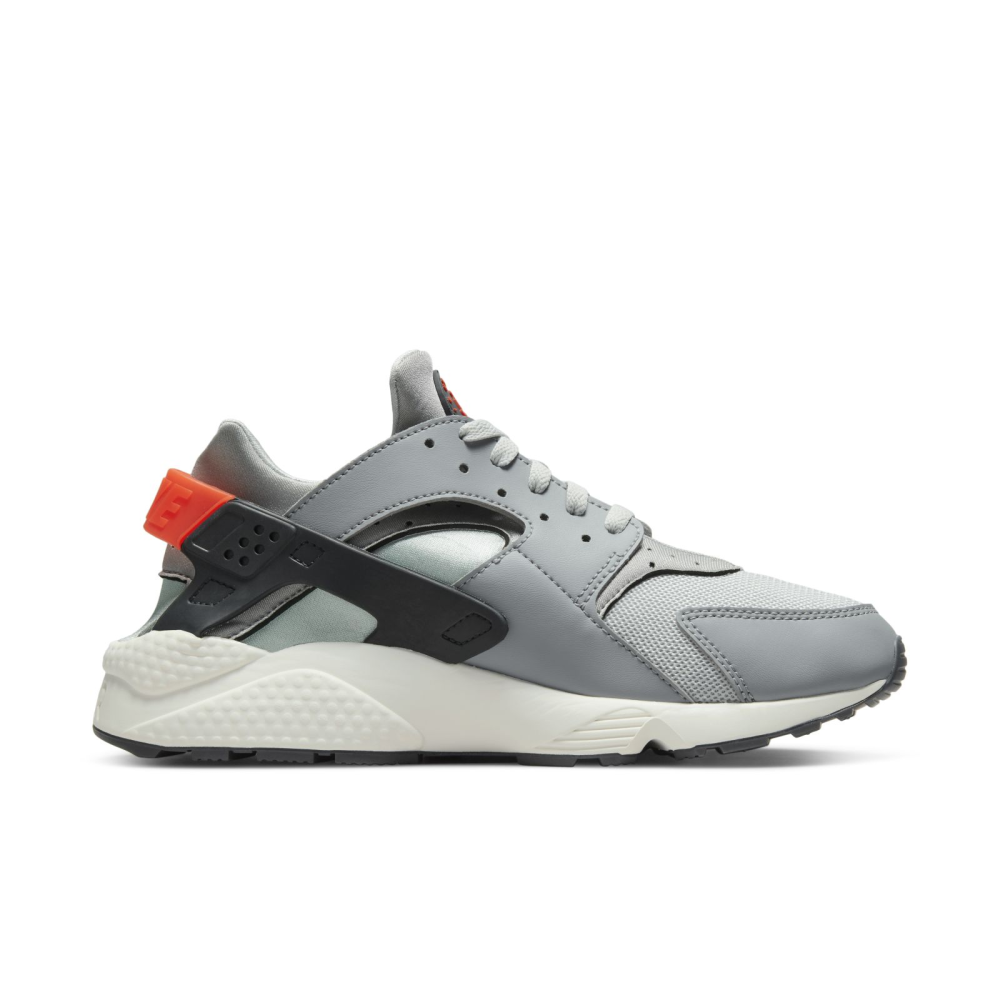 Nike Air Huarache DR8606-001 / grau