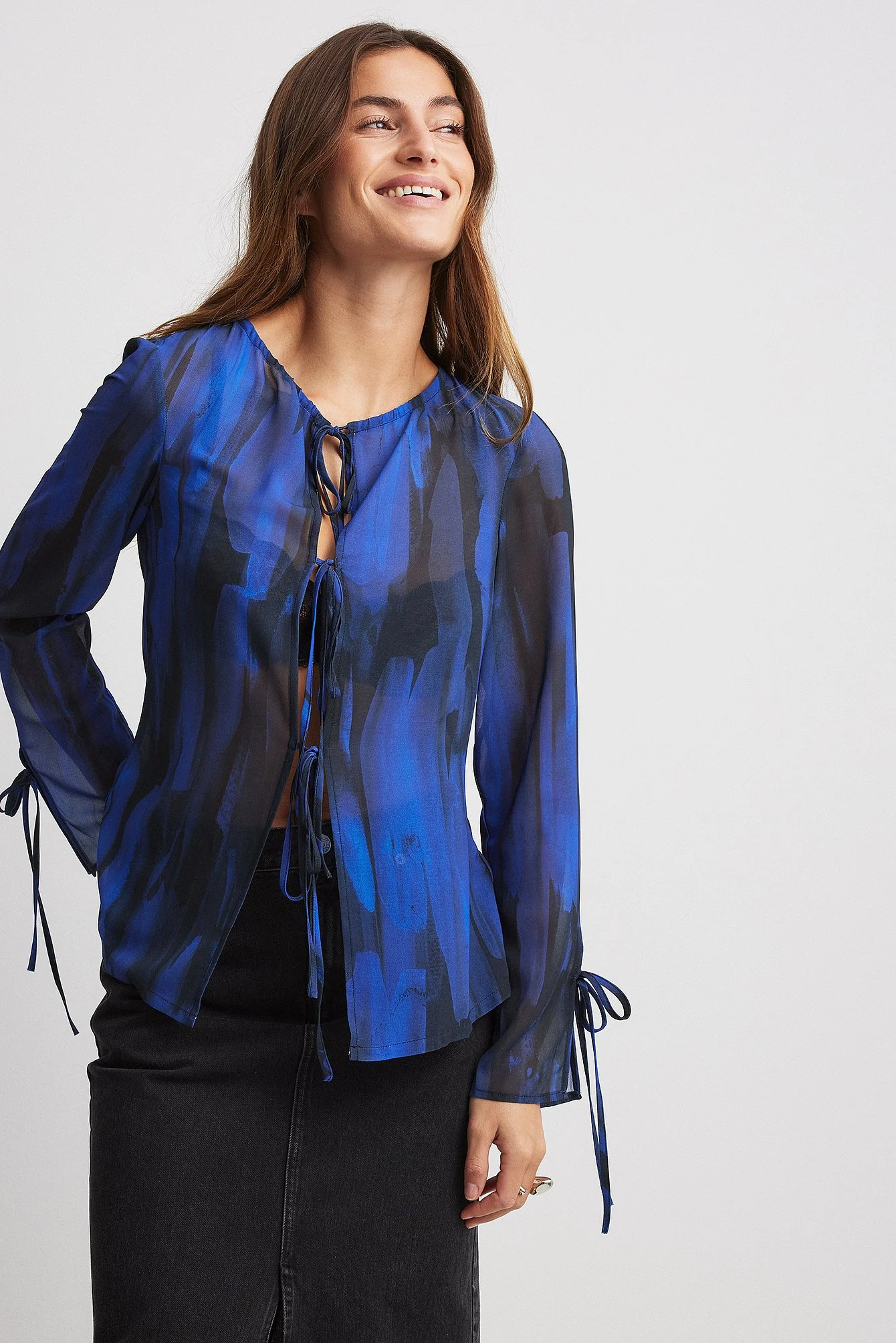 Bluse mit Schnürdetail
